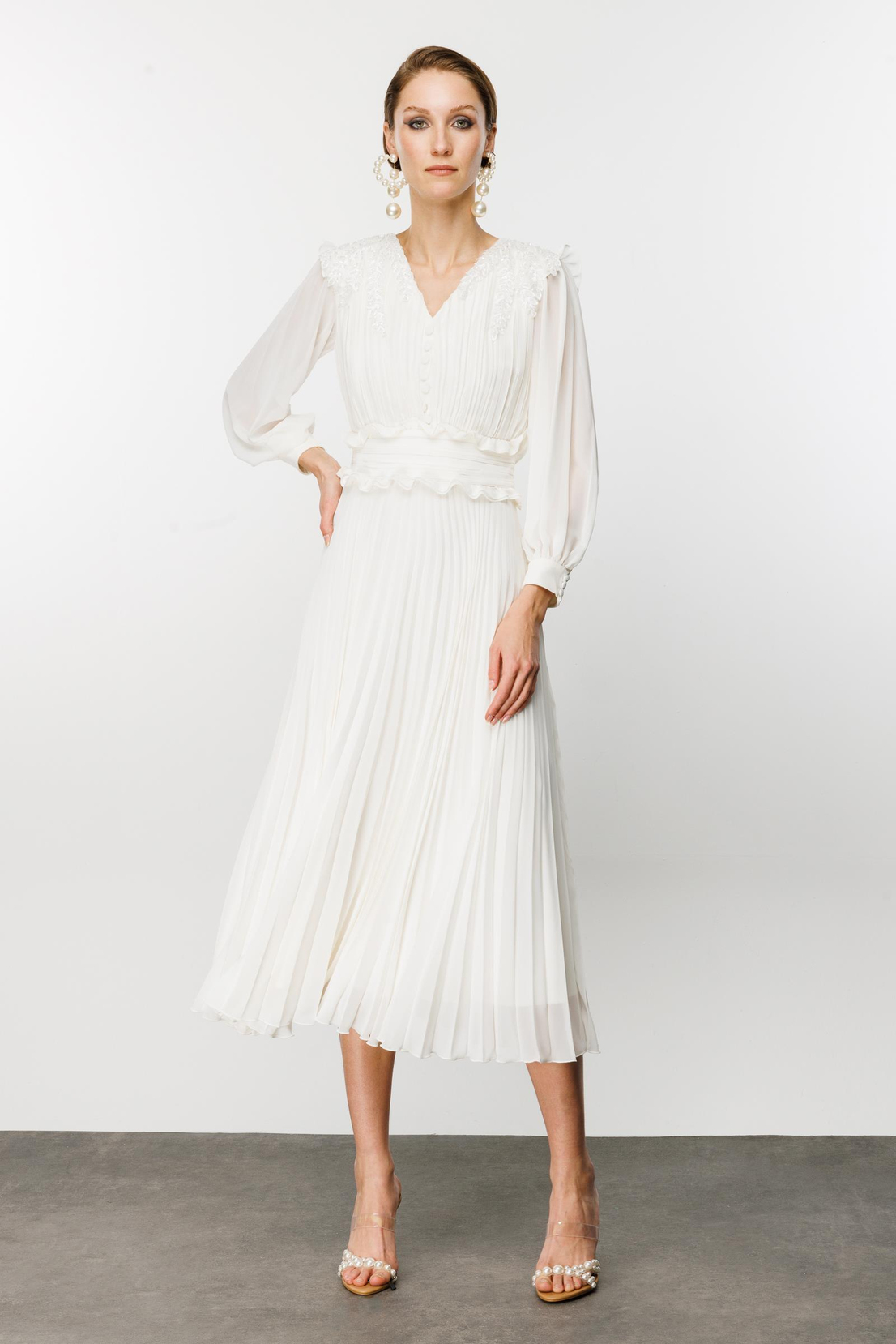 İşleme Detay Ekru Elbise