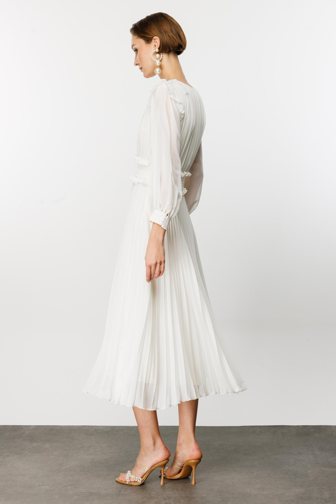 İşleme Detay Ekru Elbise