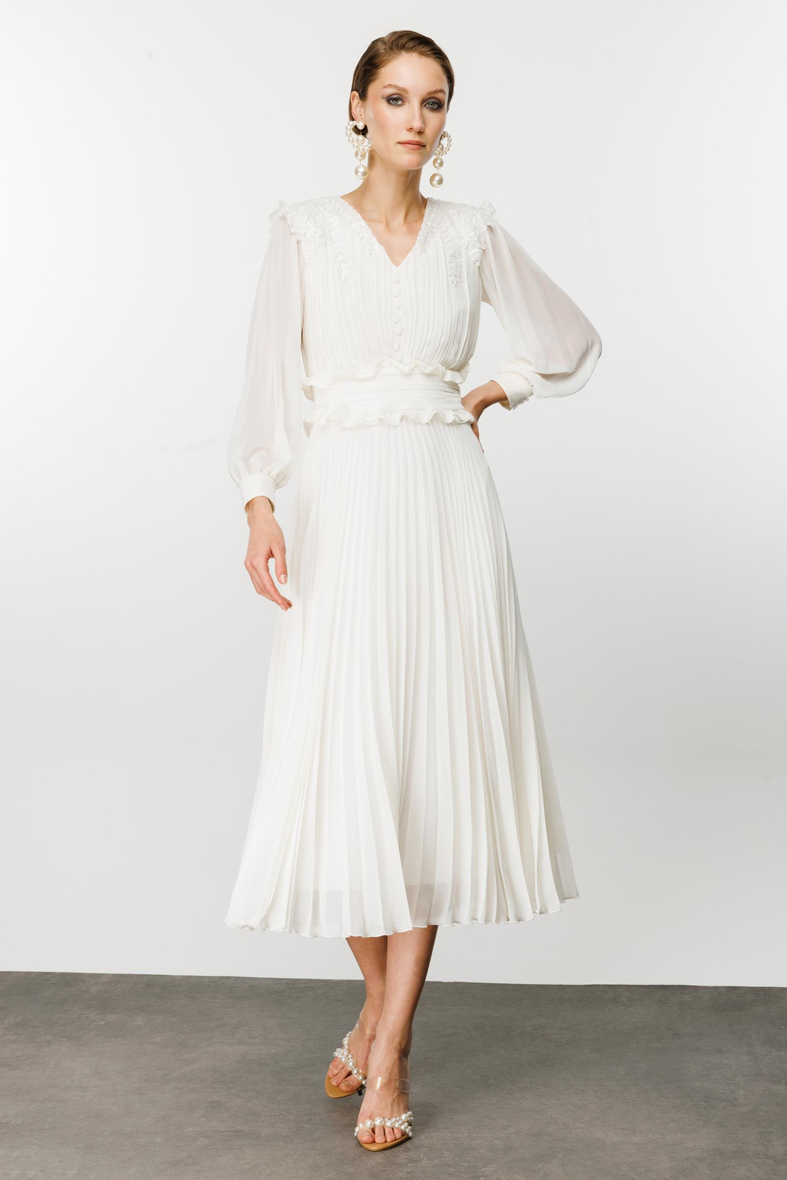 İşleme Detay Ekru Elbise