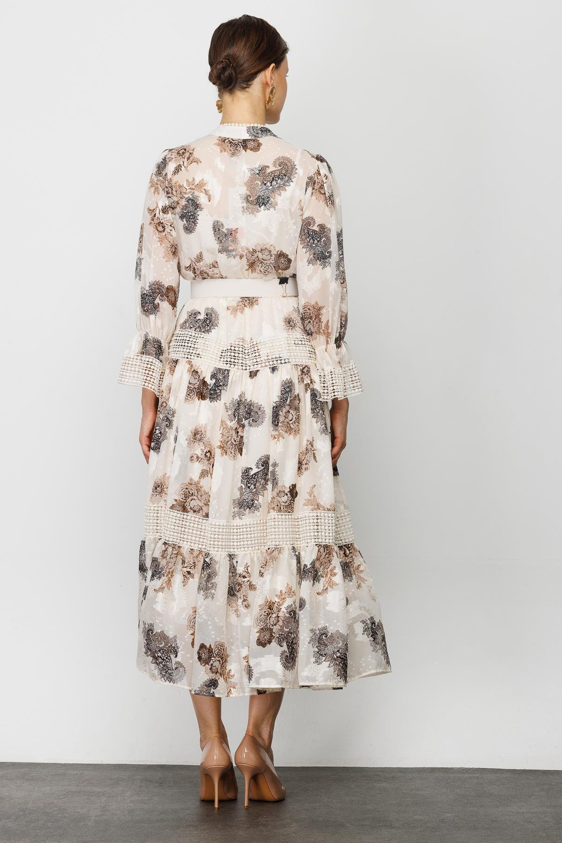 İşleme Detay Kemerli Ekru Elbise