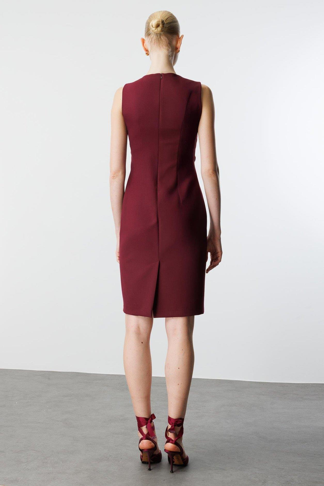 Kare Yaka Bel Aksesuarlı Jile Elbise BORDO