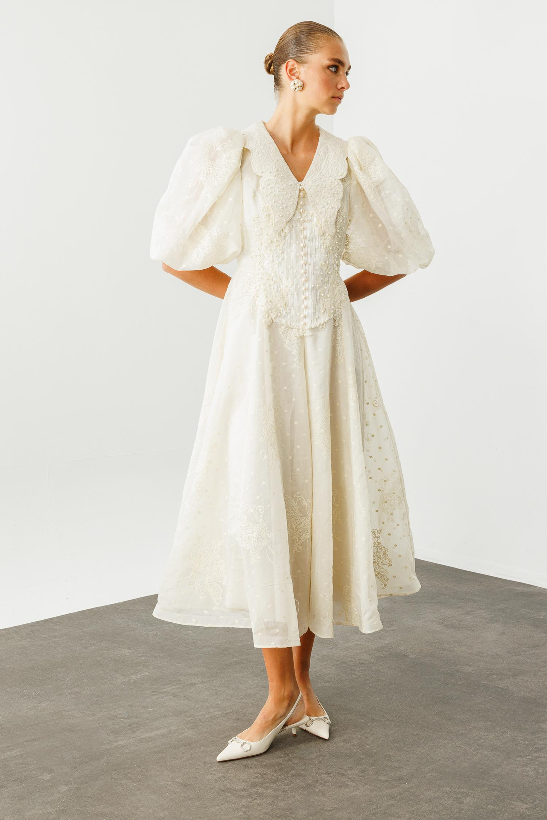 Kelebek Yaka Detay Balon Kol Elbise BEJ