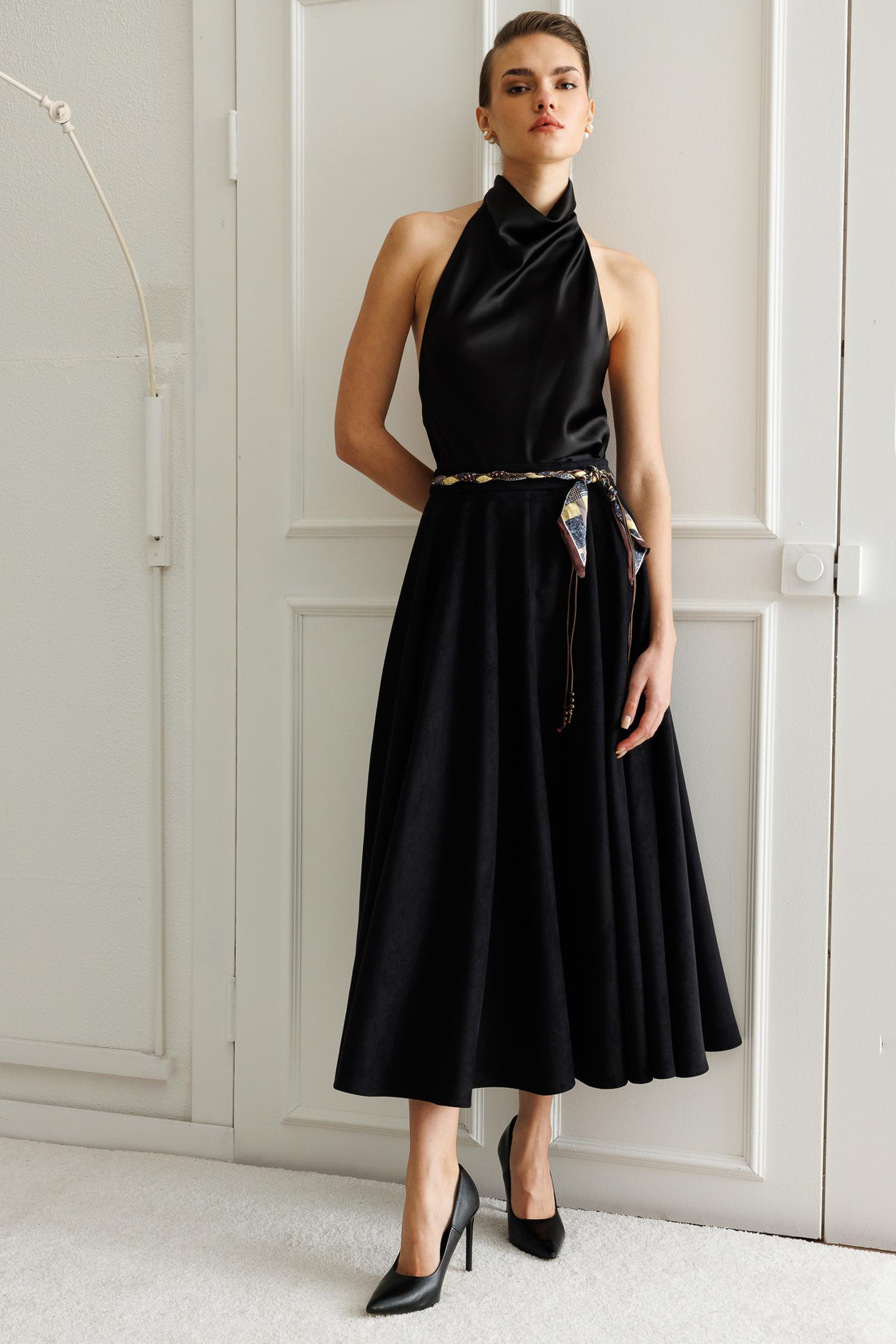 Kemer Detaylı Volanlı Süet Etek SİYAH