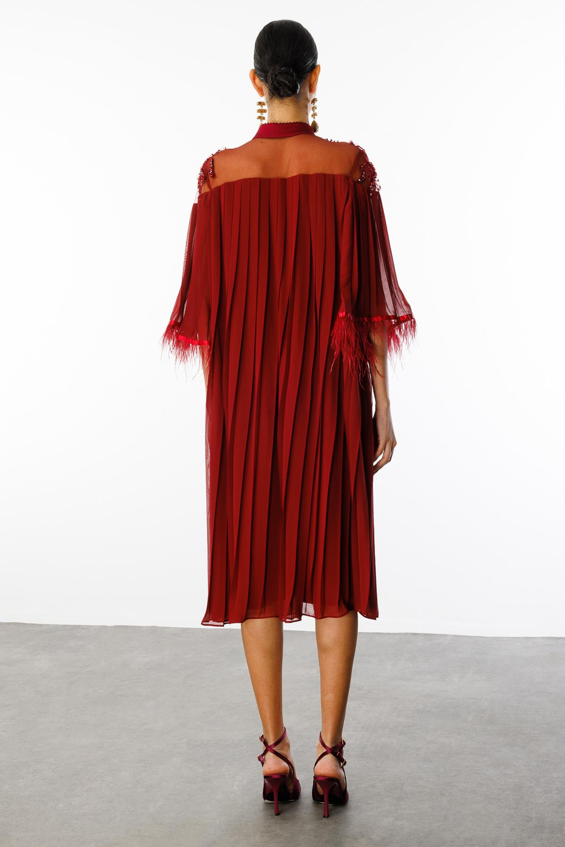 Kol Ağzı Tüylü Piliseli Elbise KİREMİT