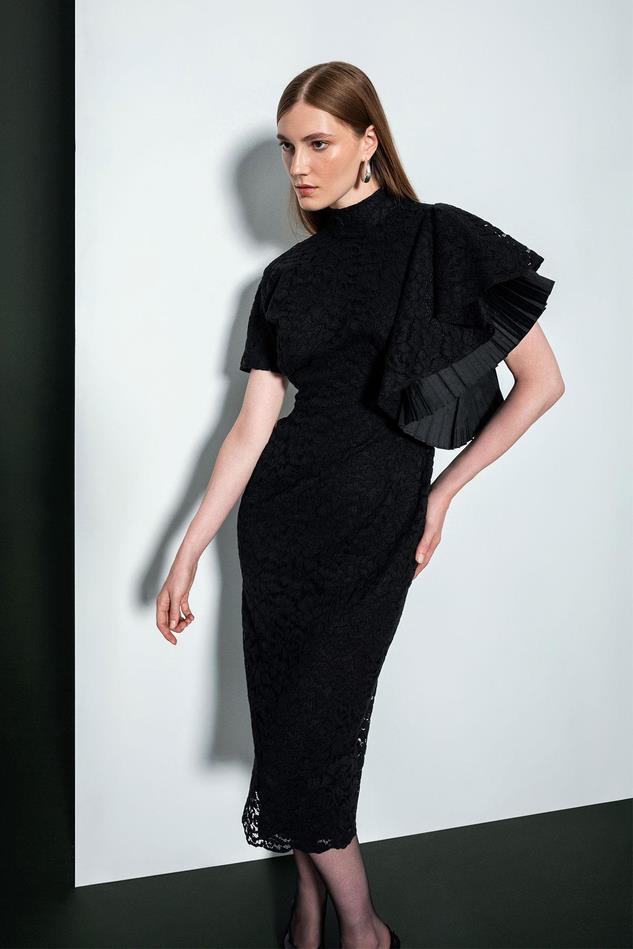 Kol Fırfırlı Dantel İşleme Elbise SİYAH