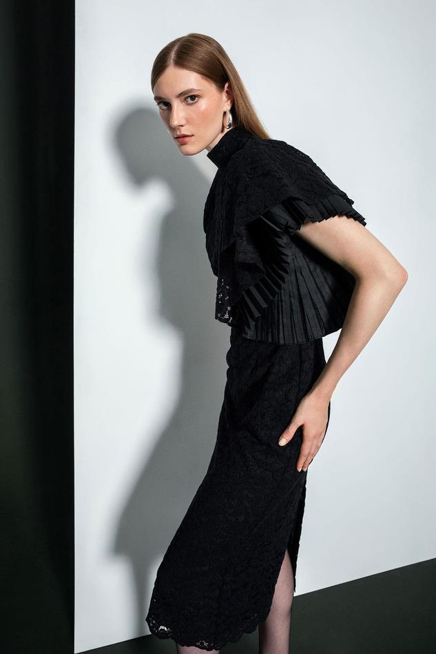 Kol Fırfırlı Dantel İşleme Elbise SİYAH