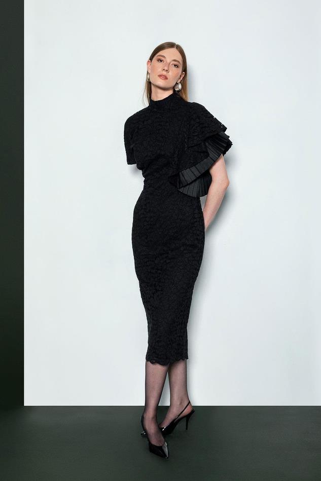 Kol Fırfırlı Dantel İşleme Elbise SİYAH