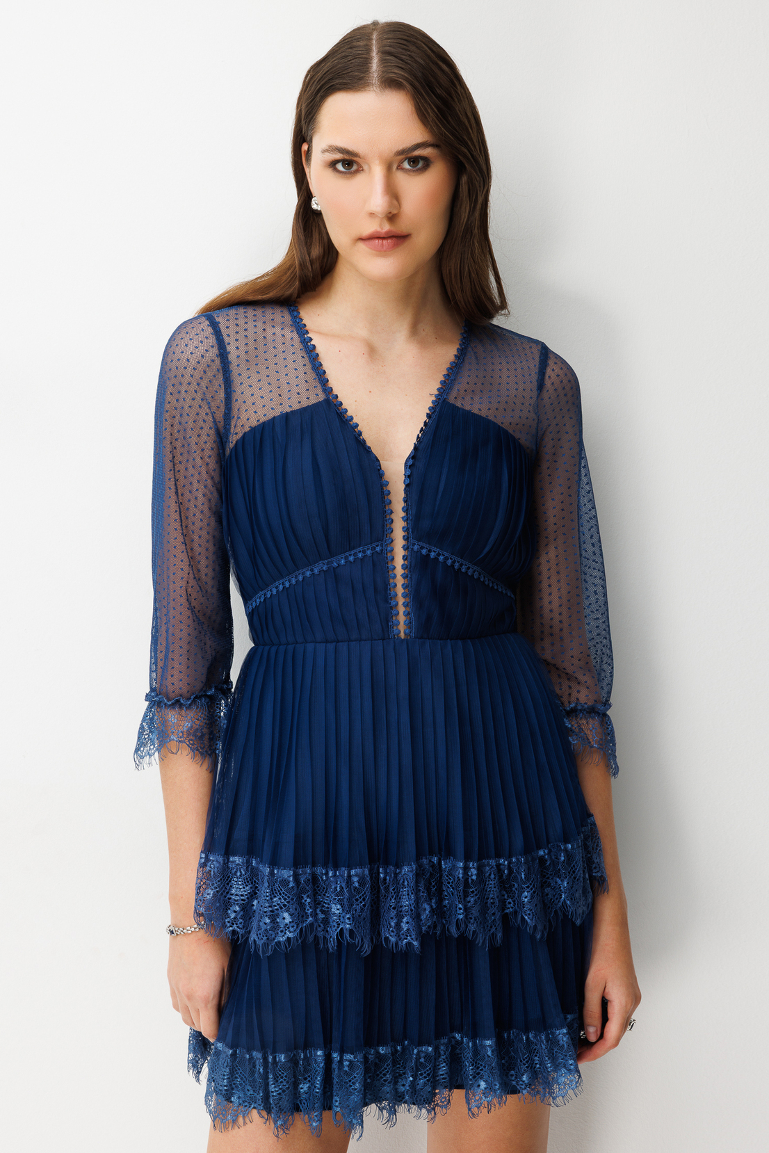 Kolları File Detaylı Mini Dantel Elbise LACİVERT