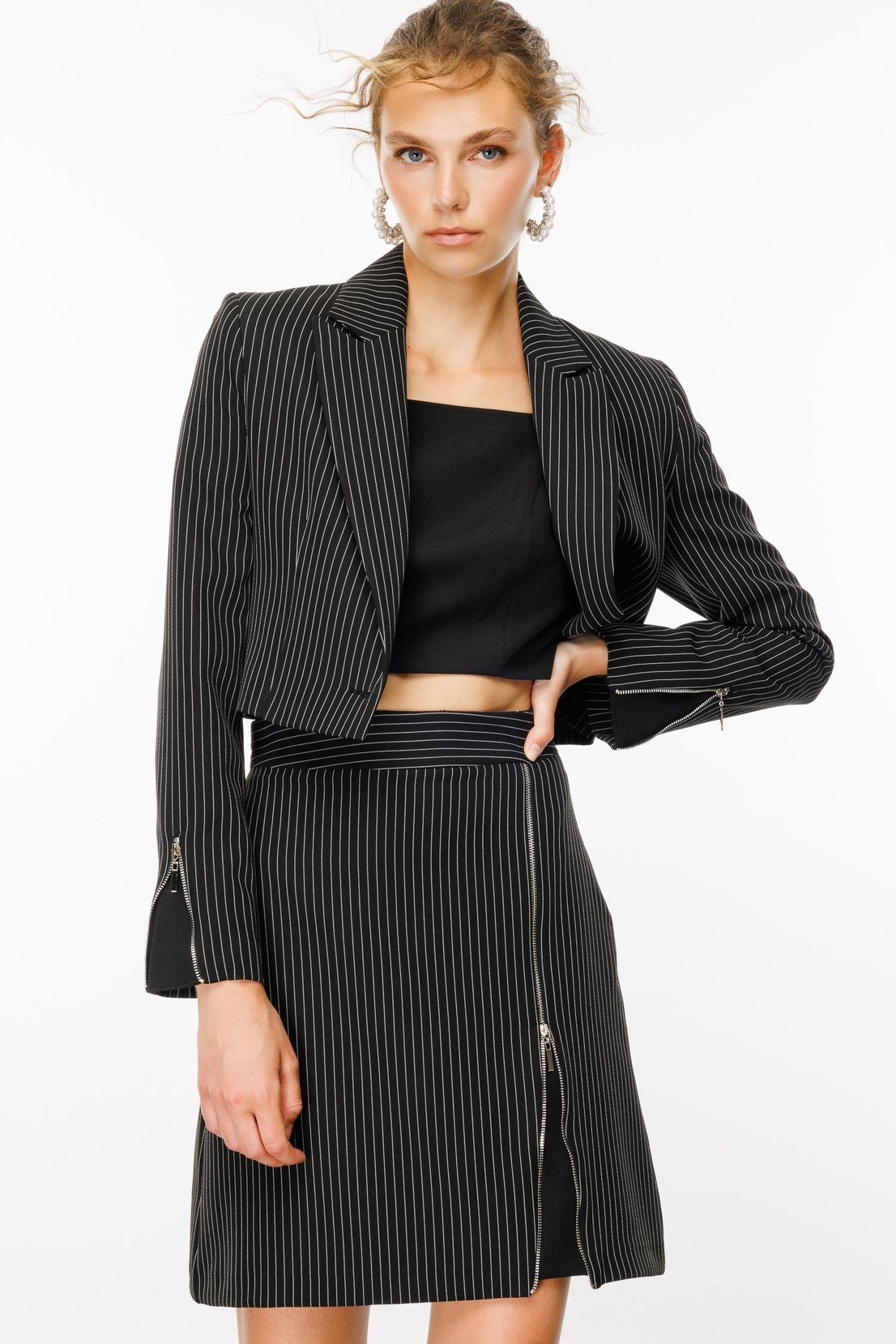 Kolları Yırtmaç Görünümlü Çizgili Ceket SİYAH