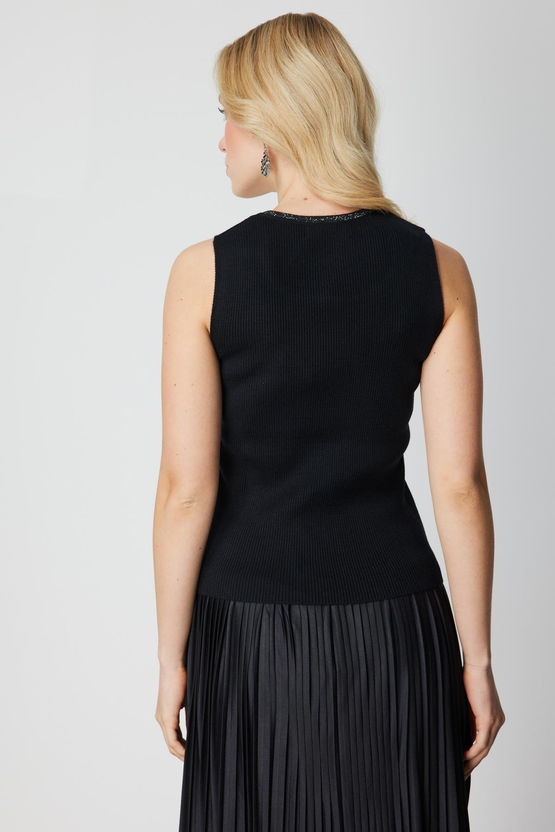 Kolsuz Yakası Taşlı Kazak SİYAH