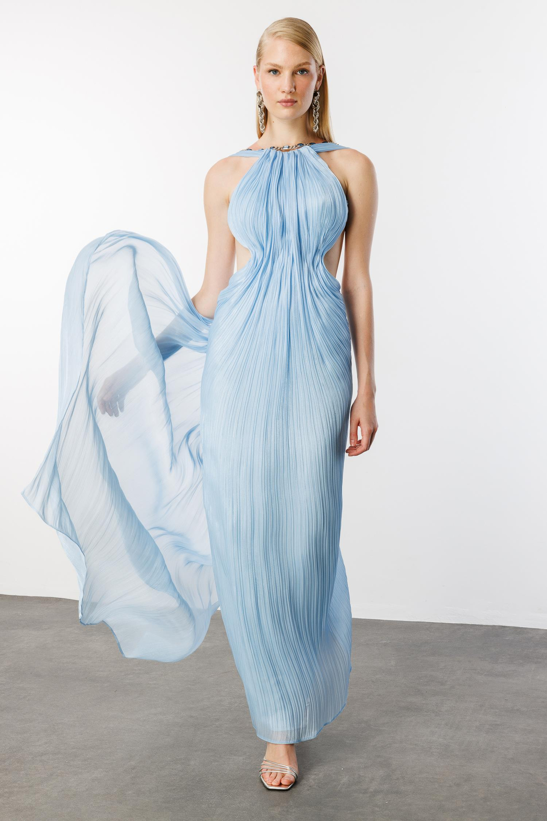 Komple Boydan Piliseli Sırtı Açık Uzun Elbise MAVİ