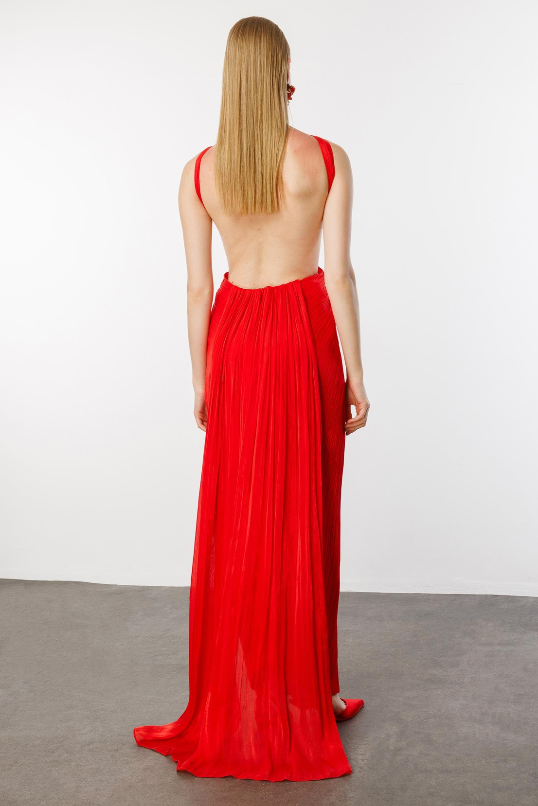 Komple Boydan Piliseli Sırtı Açık Uzun Elbise KIRMIZI