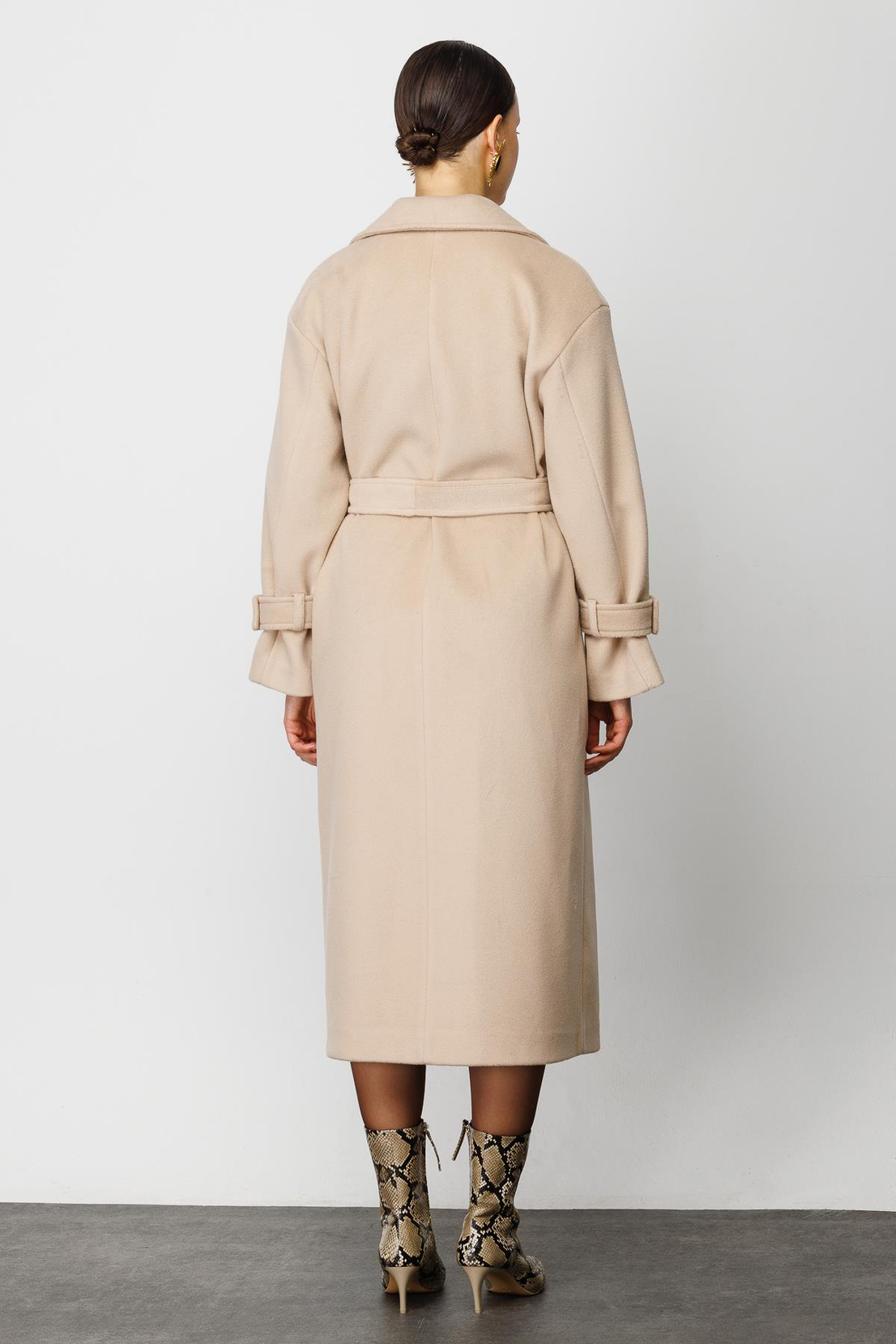 KRUVAZE YAKA KAŞE KABAN BEJ