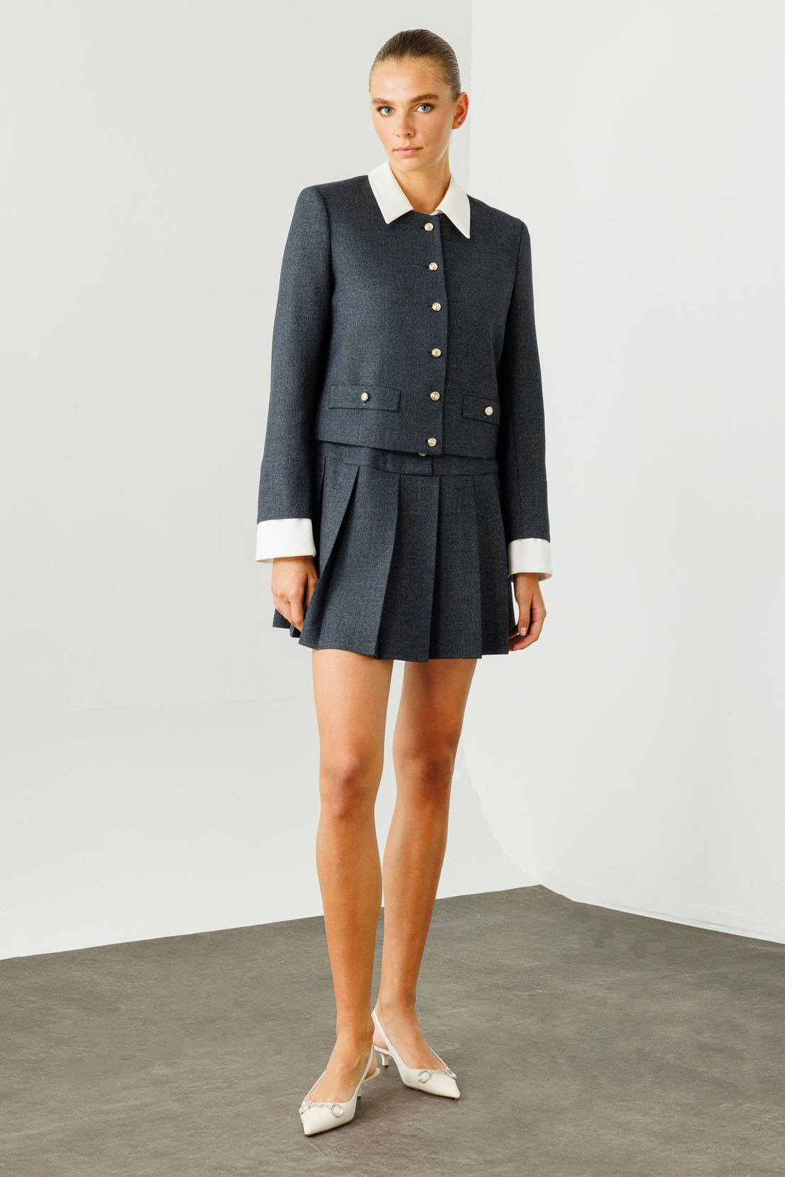 Manşet Detaylı Kısa Ceket LACİVERT