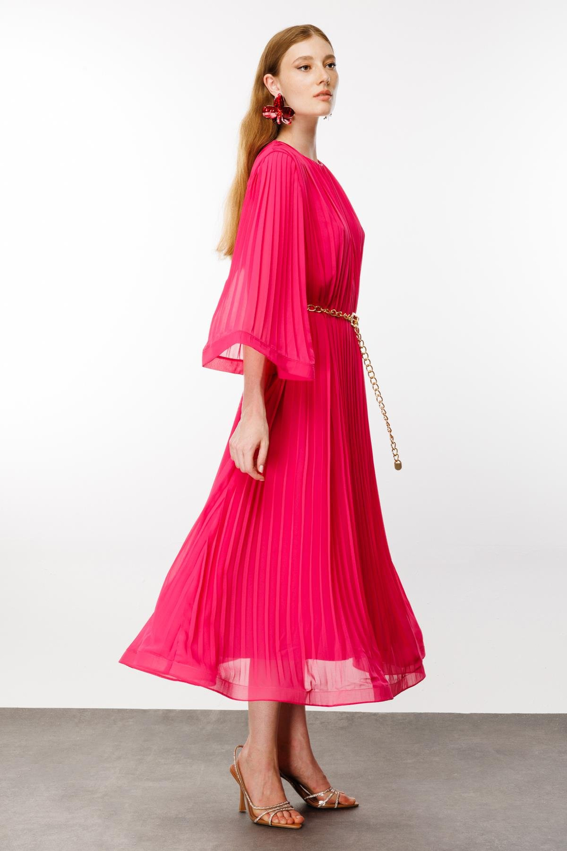 Nefeli Piliseli Grenli Zincir Kemerli Elbise Fuşya