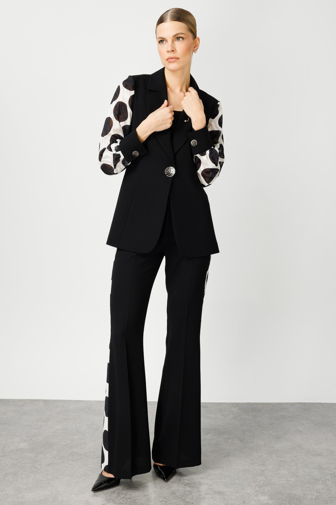 Nefeli Puantiye Detay Siyah Ceket Pantolon Takım