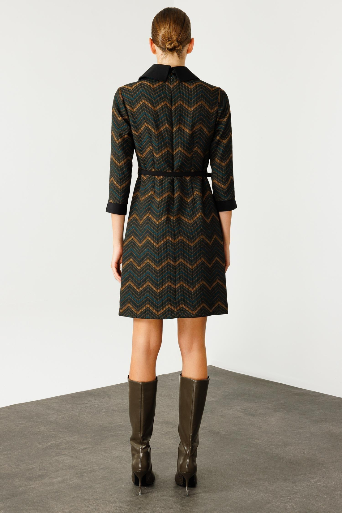 Önlük Yaka Broş Detaylı Elbise HAKİ