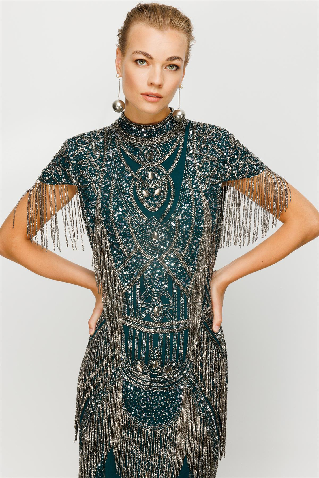 Özel Tasarım Püskül Taşlı Gece Elbise