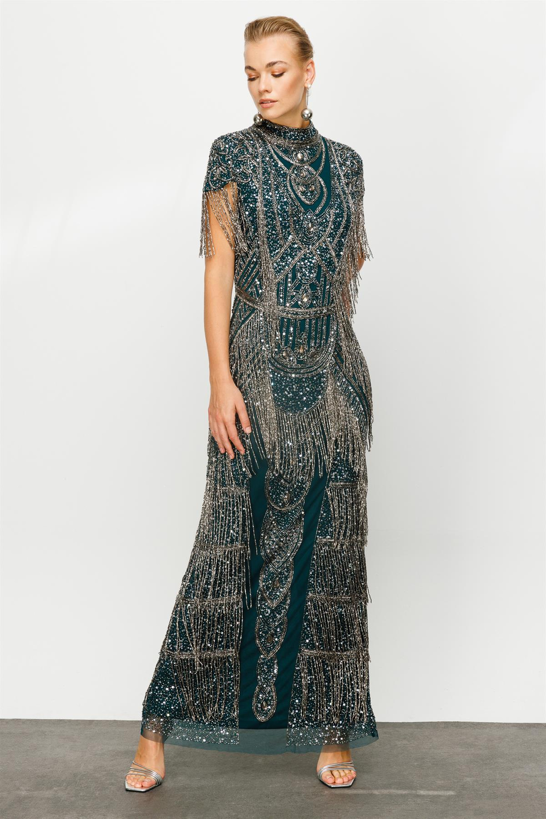 Özel Tasarım Püskül Taşlı Gece Elbise