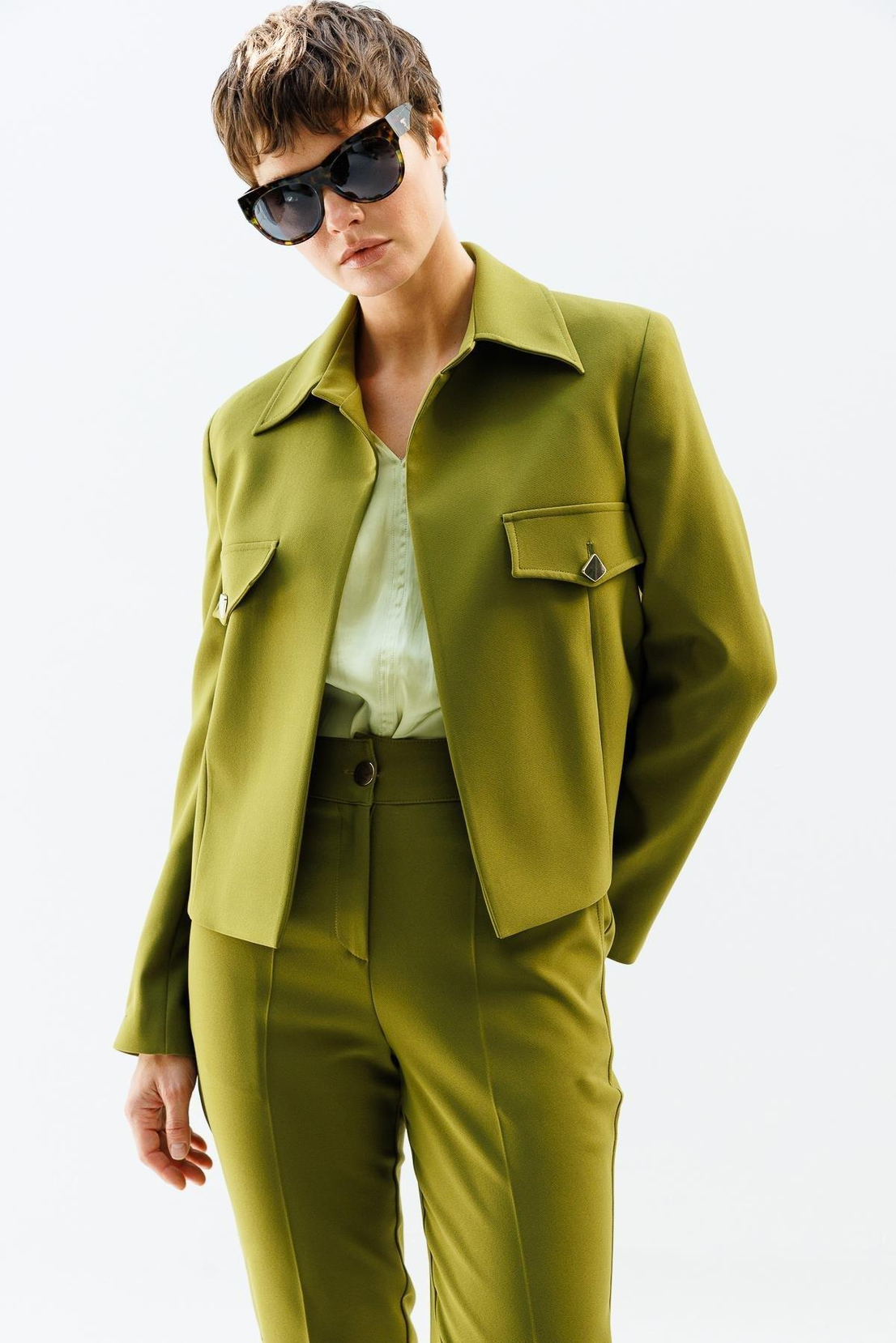 Pens ve Kapak Detaylı Kısa Ceket OLİVE