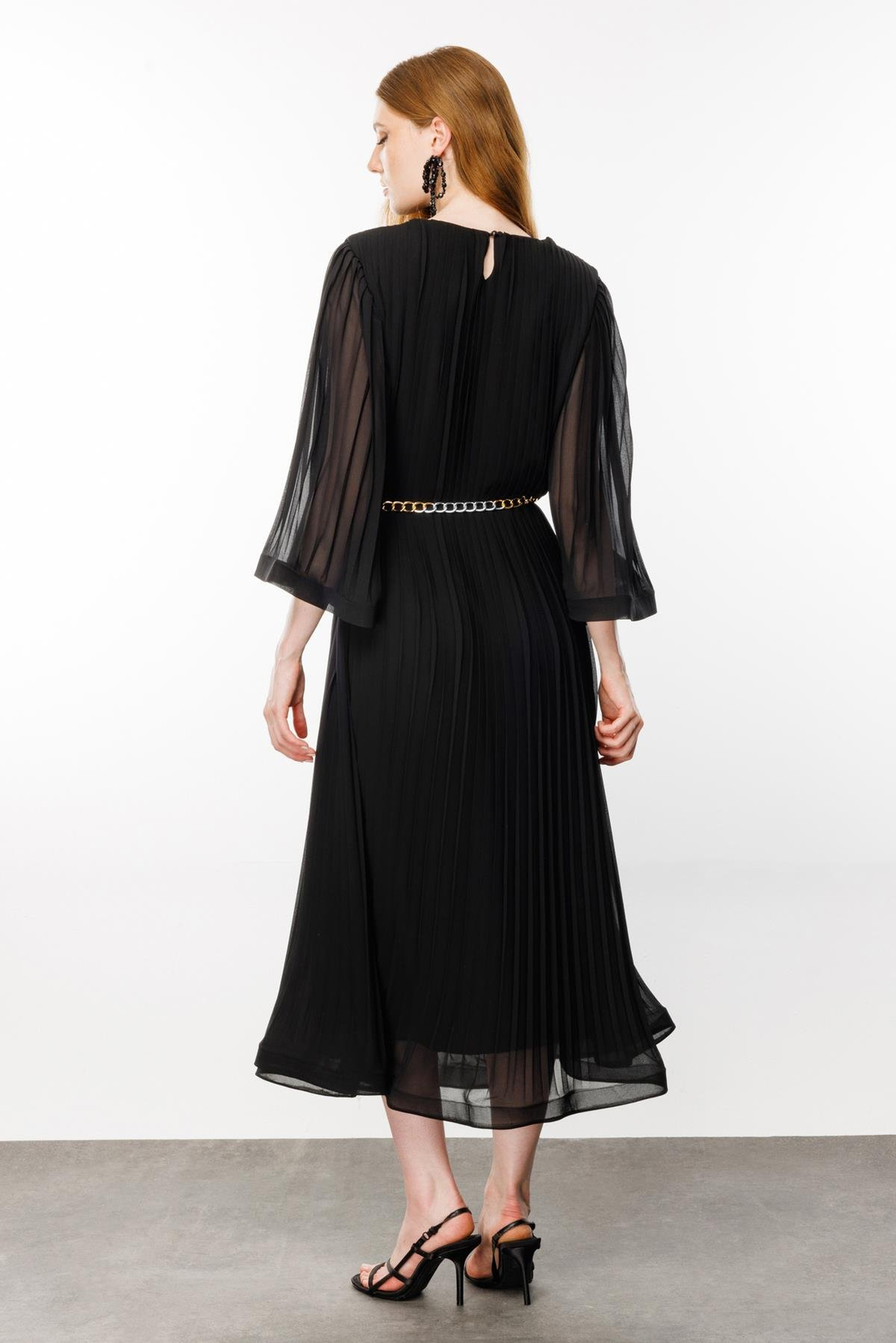 Piliseli Grenli Zincir Kemerli Elbise SİYAH