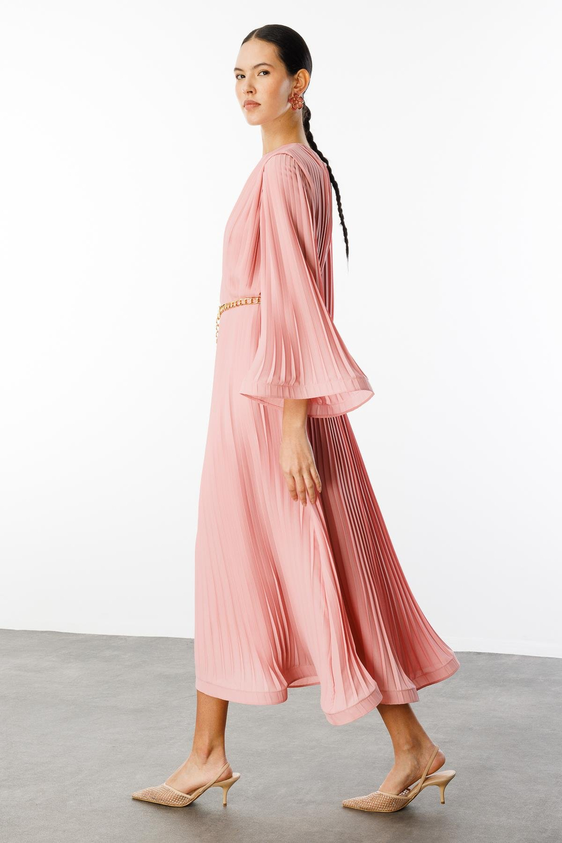 Piliseli Grenli Zincir Kemerli Elbise PUDRA