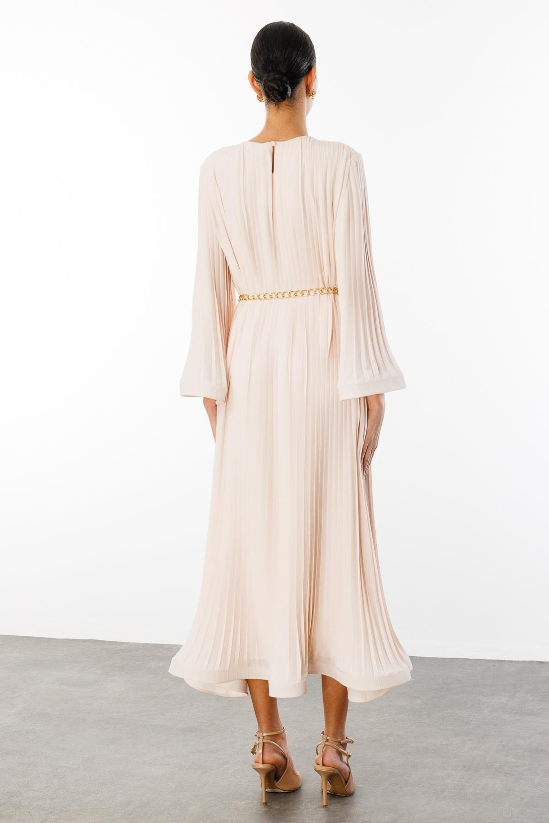 Piliseli Grenli Zincir Kemerli Elbise BEJ