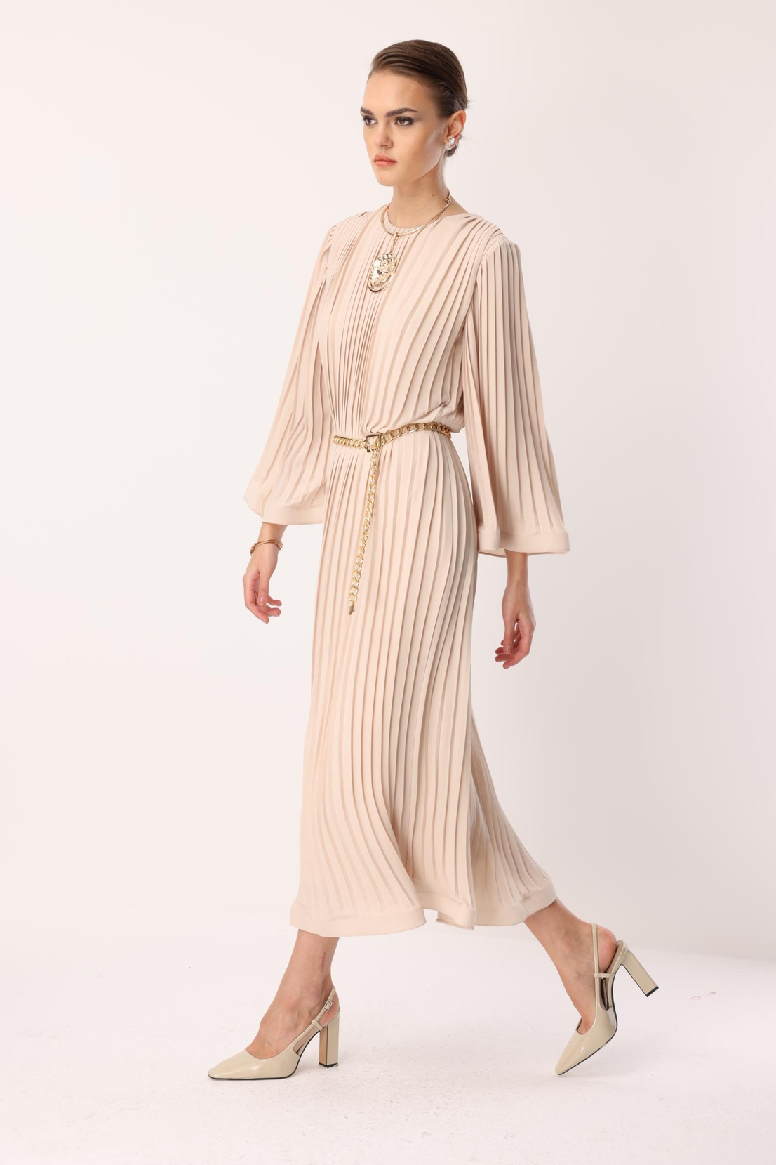 Piliseli Grenli Zincir Kemerli Elbise BEJ