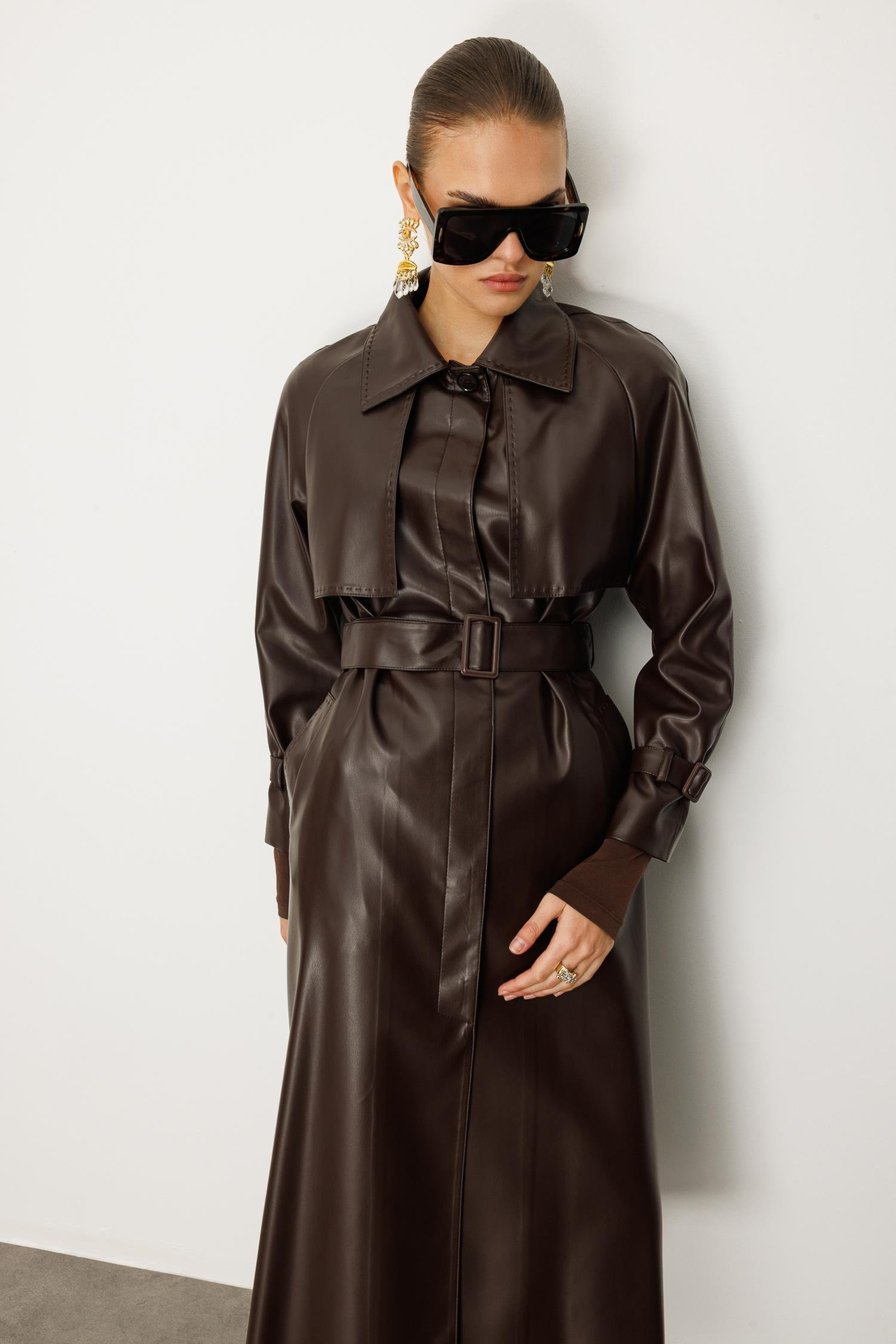 Reglan Kol Pelerin ve Punto Dikiş Detaylı Deri Trençkot KAHVE