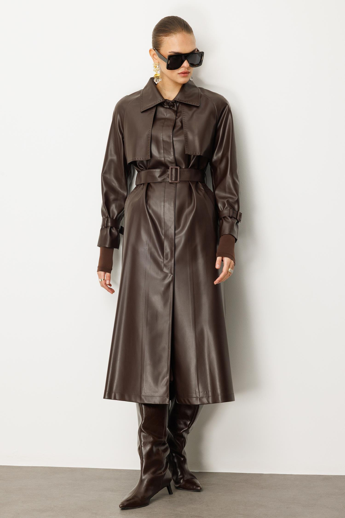 Reglan Kol Pelerin ve Punto Dikiş Detaylı Deri Trençkot KAHVE