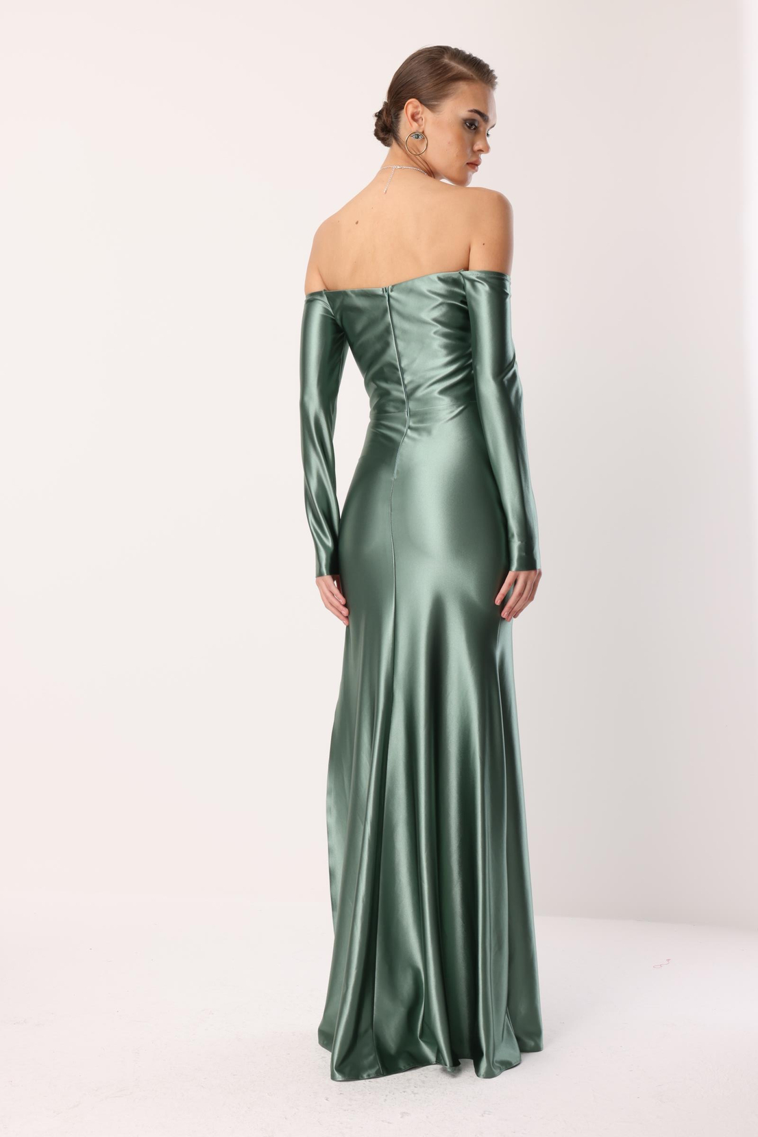 Straplez Uzun Kol Saten Elbise YEŞİL
