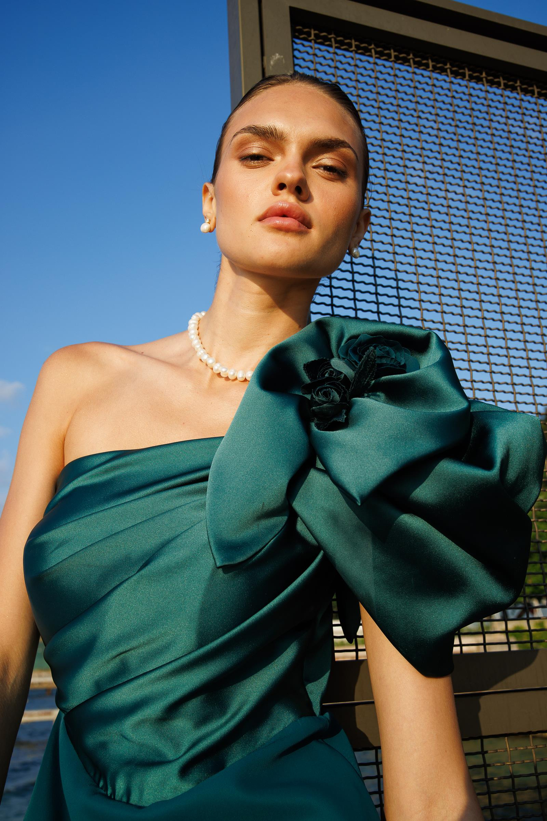 Straplez Yaka Fiyonk Detaylı  Abiye YEŞİL