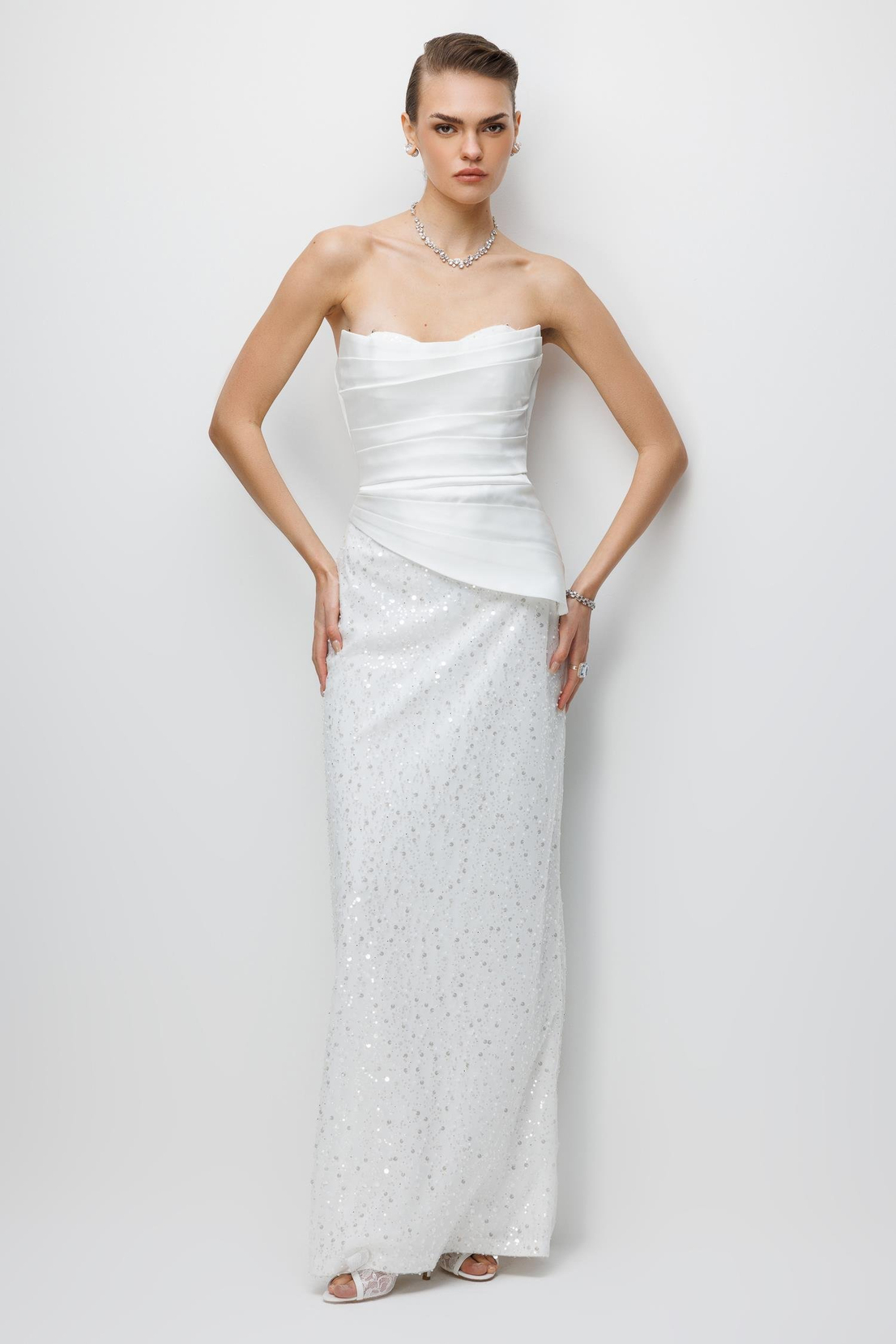 Straplez Yaka Payet İşlemeli Maxi Boy Abiye EKRU