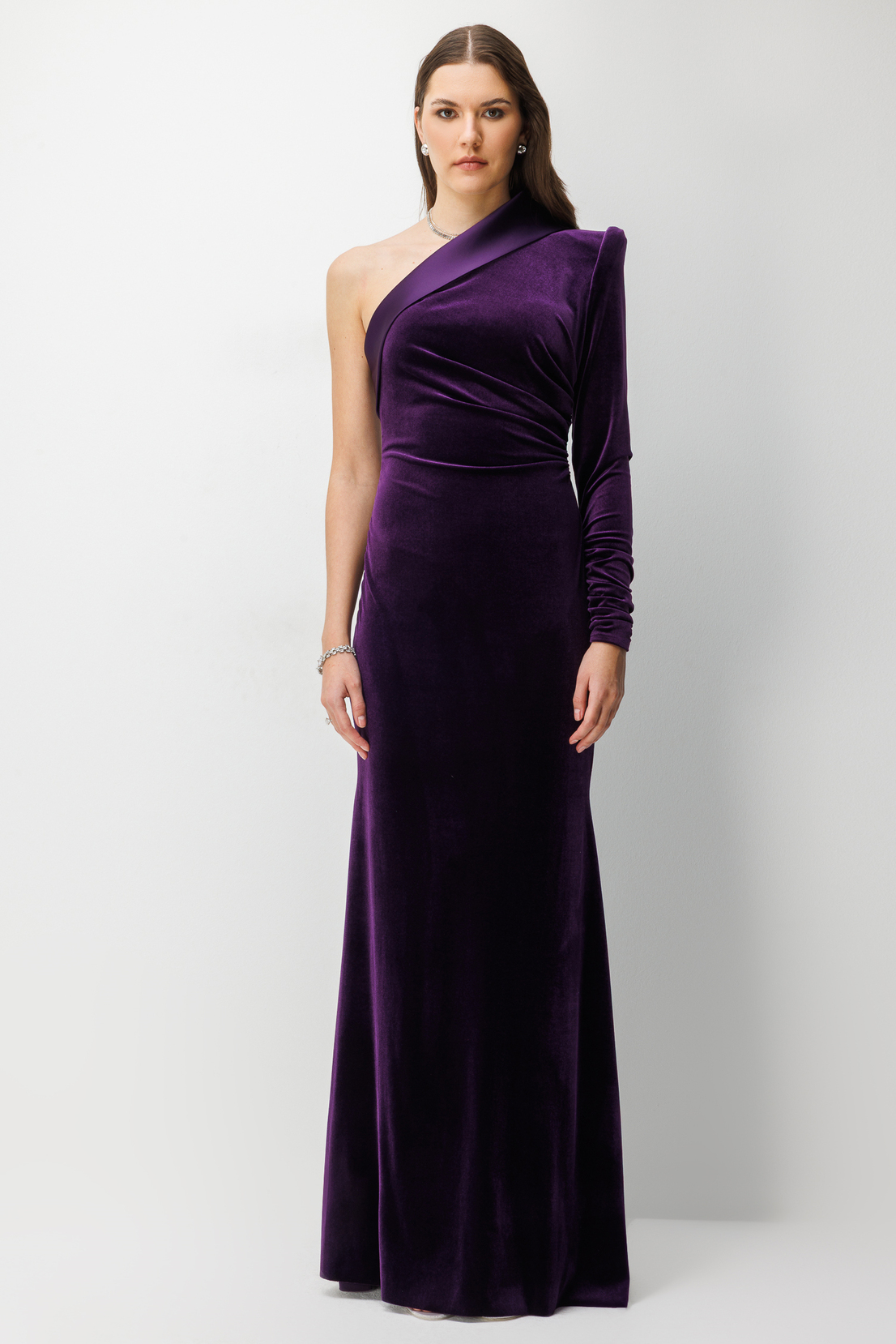 Tek Omuz Asimetrik Detaylı Kadife Maxı  MOR