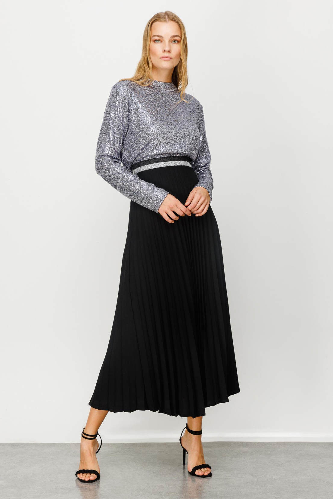 Uzun Pilisoley Etek SİYAH