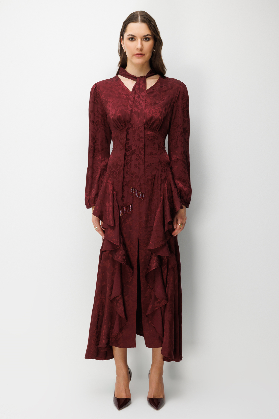 V Yaka Detaylı Volanlı Jakar Elbise BORDO