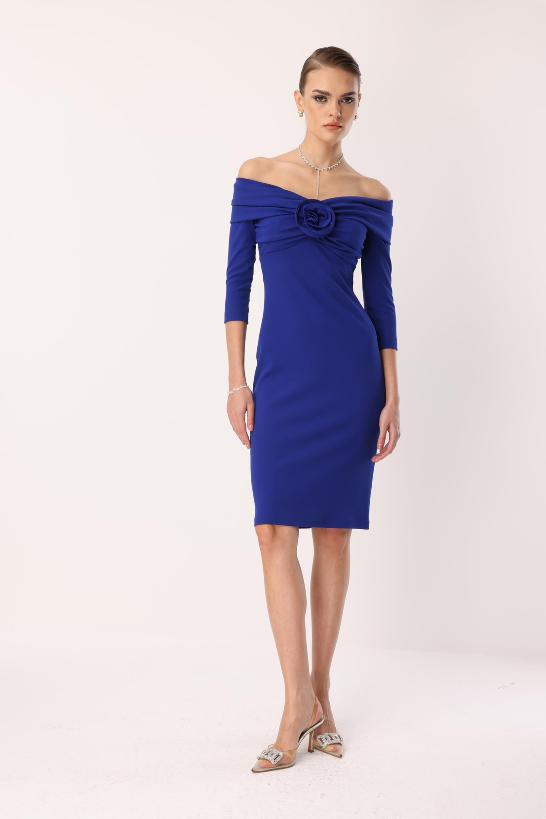 Yaka Gül Detaylı Elbise SAKS