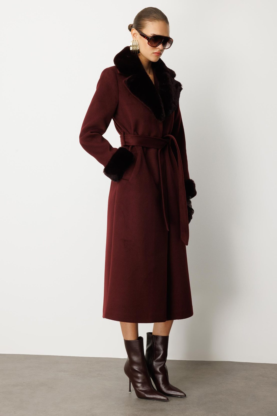 Yaka Kol Ucu Kürk Detaylı Kaşe Kaban MÜRDÜM