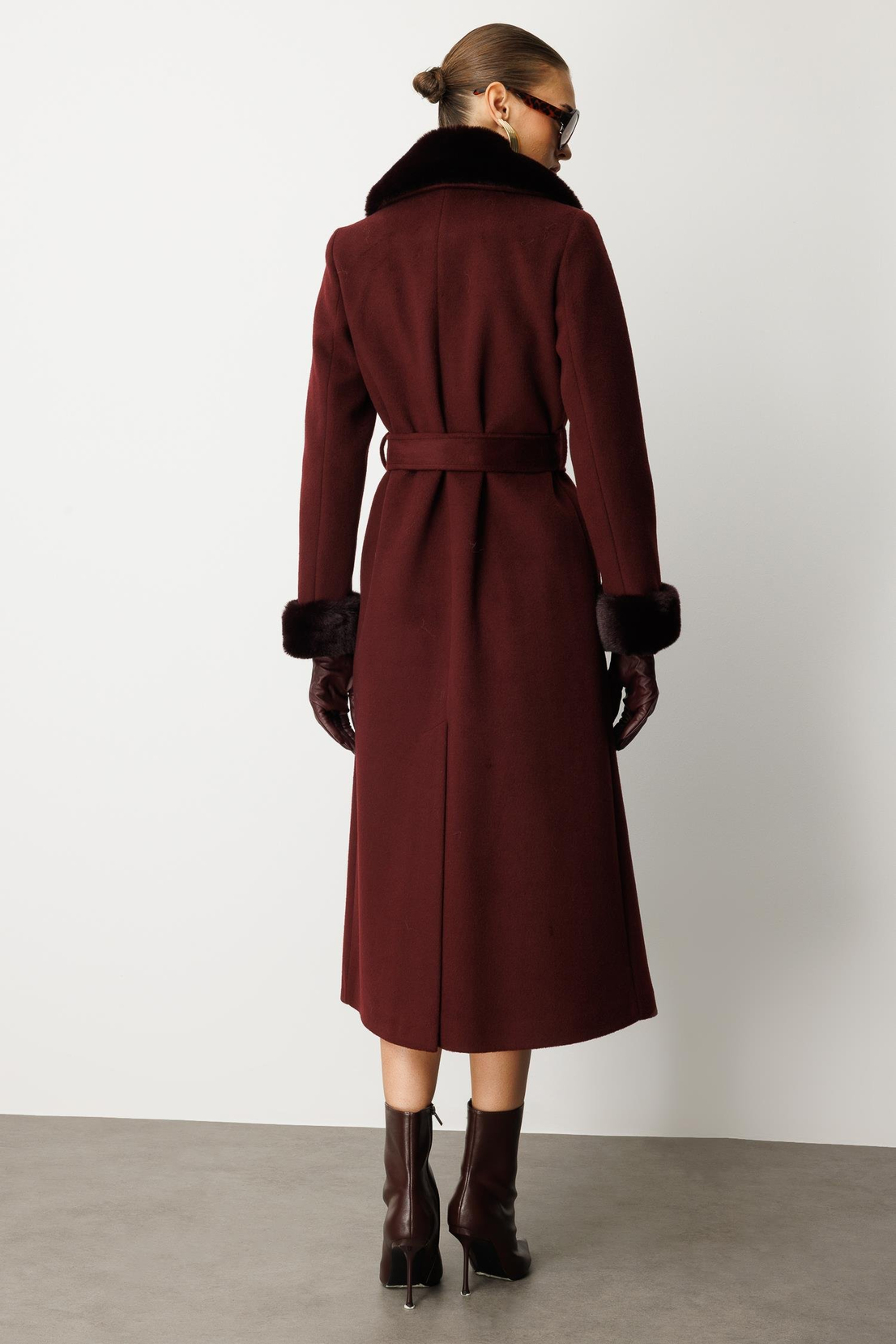 Yaka Kol Ucu Kürk Detaylı Kaşe Kaban MÜRDÜM