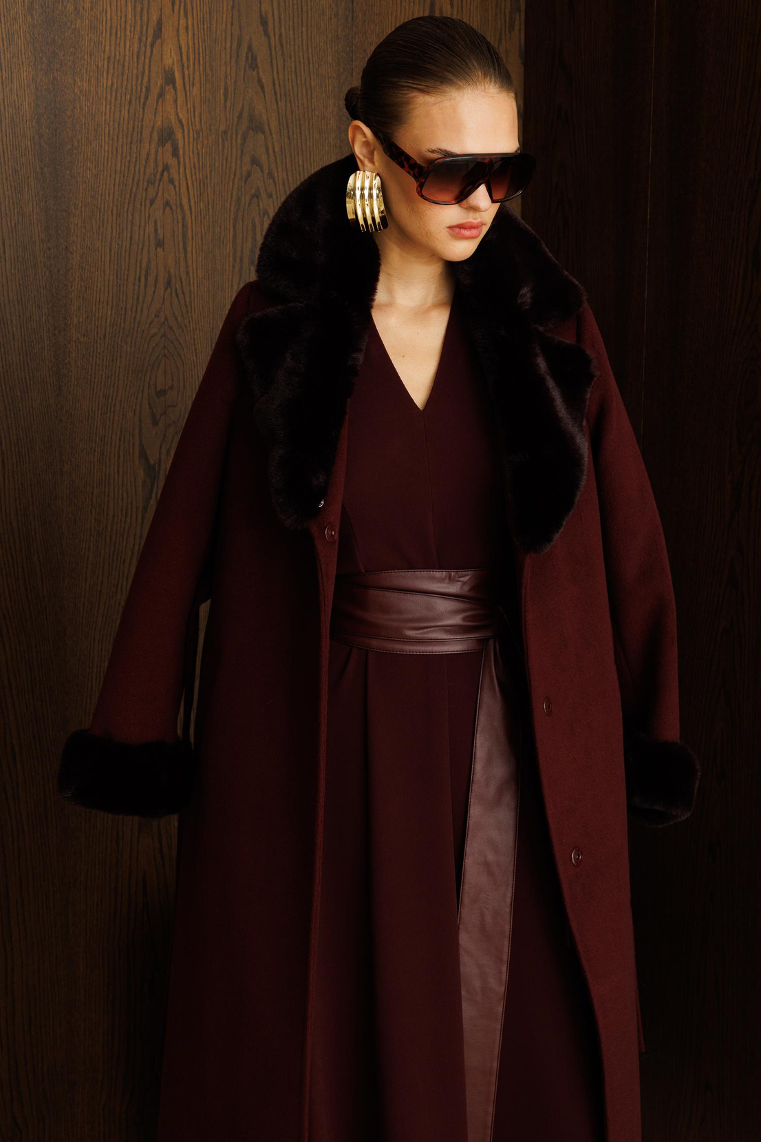 Yaka Kol Ucu Kürk Detaylı Kaşe Kaban MÜRDÜM