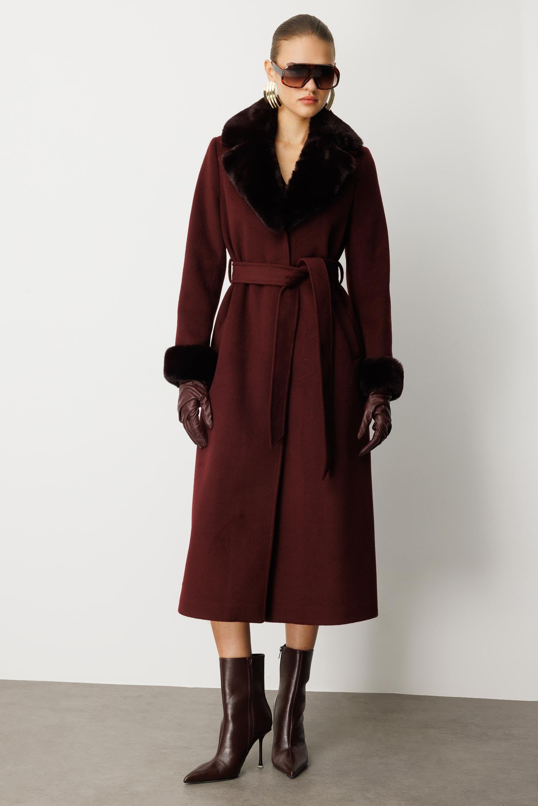 Yaka Kol Ucu Kürk Detaylı Kaşe Kaban MÜRDÜM