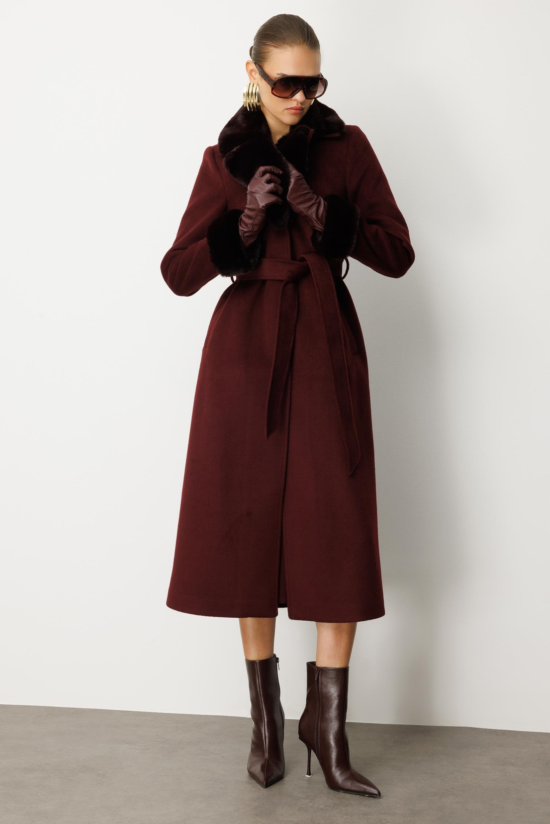 Yaka Kol Ucu Kürk Detaylı Kaşe Kaban MÜRDÜM