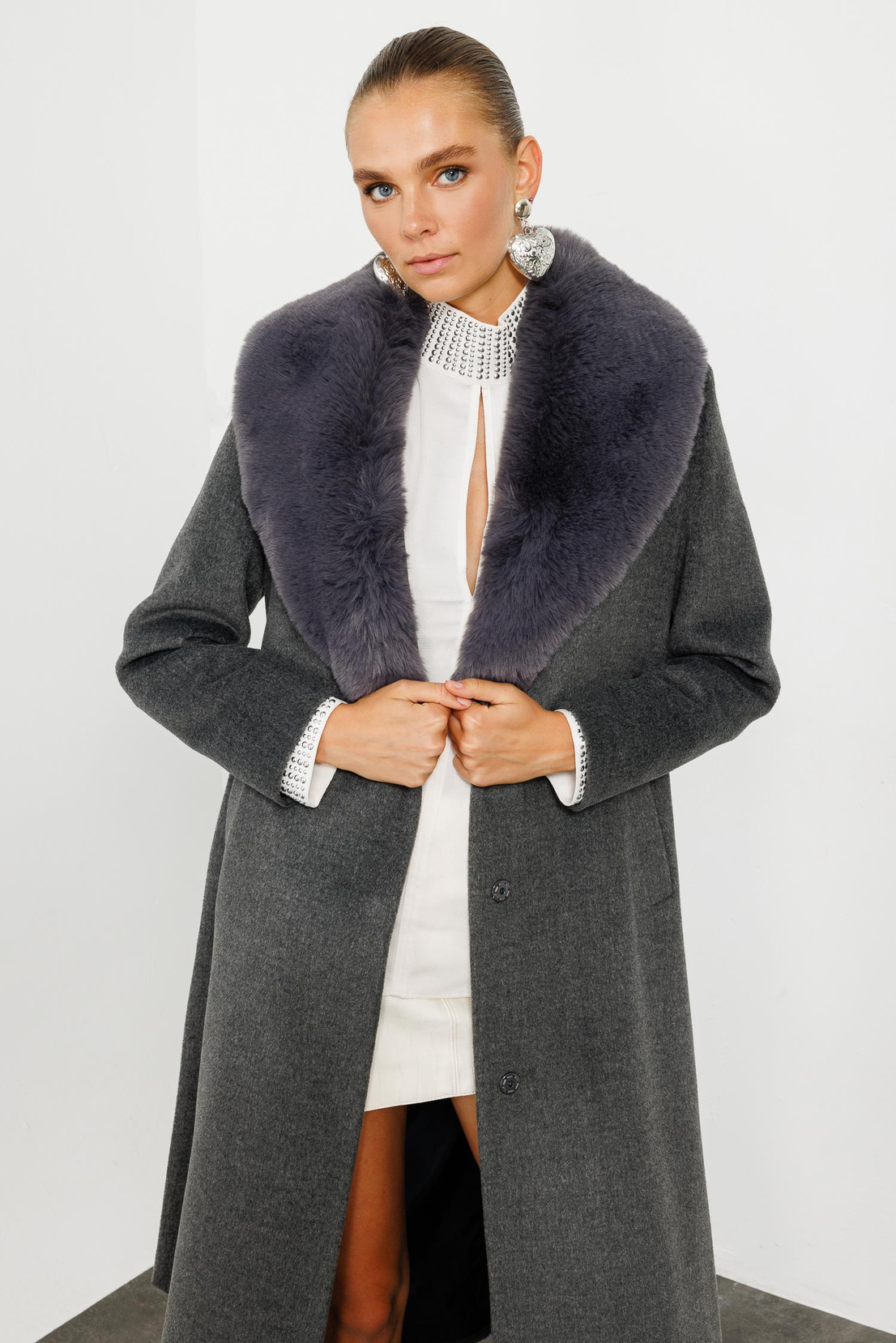 Yaka Kürk Detaylı Bel Kuşaklı Kaşe Kaban KOYU GRİ