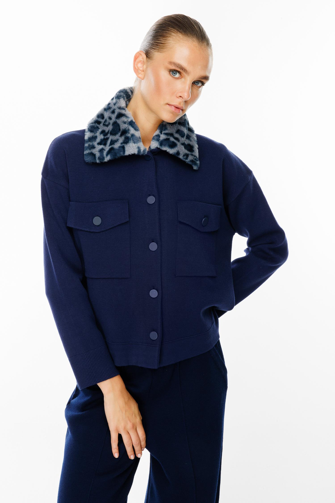 Yaka Kürk Detaylı Düğmeli Ceket LACİVERT