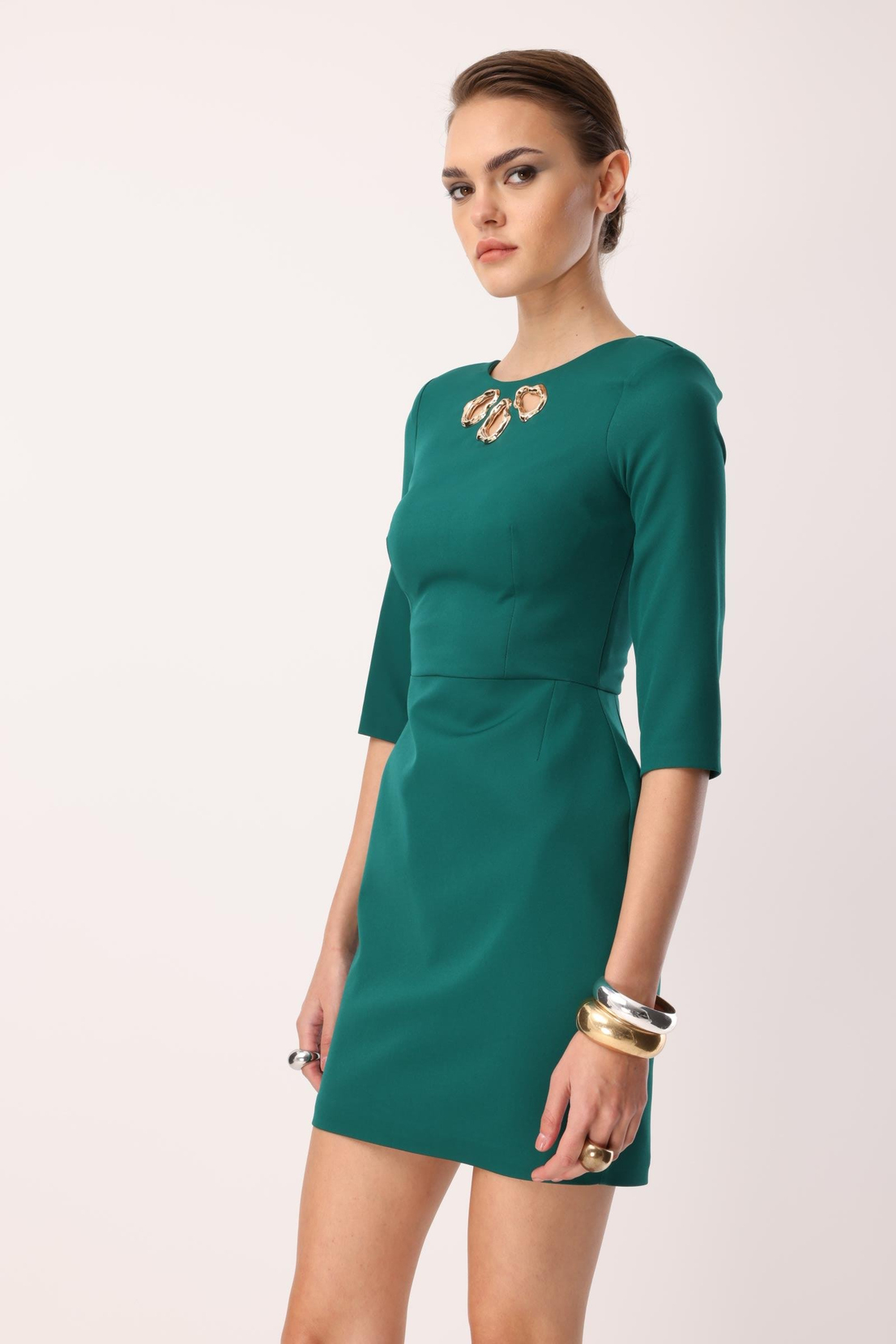 Yaka Lazer Aksesuar Detaylı Mini Elbise ZÜMRÜT