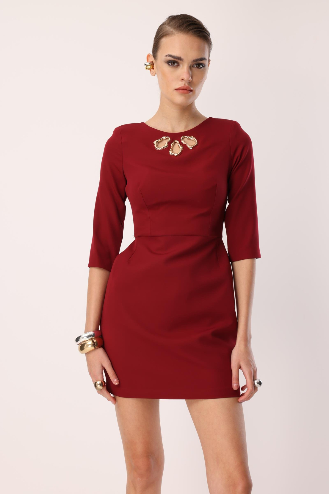 Yaka Lazer Aksesuar Detaylı Mini Elbise BORDO