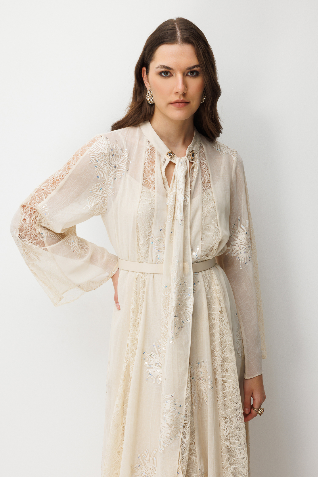 Yaka Şal Bağlama Detay Dantel Şeritli Maxi Boy Elbise EKRU