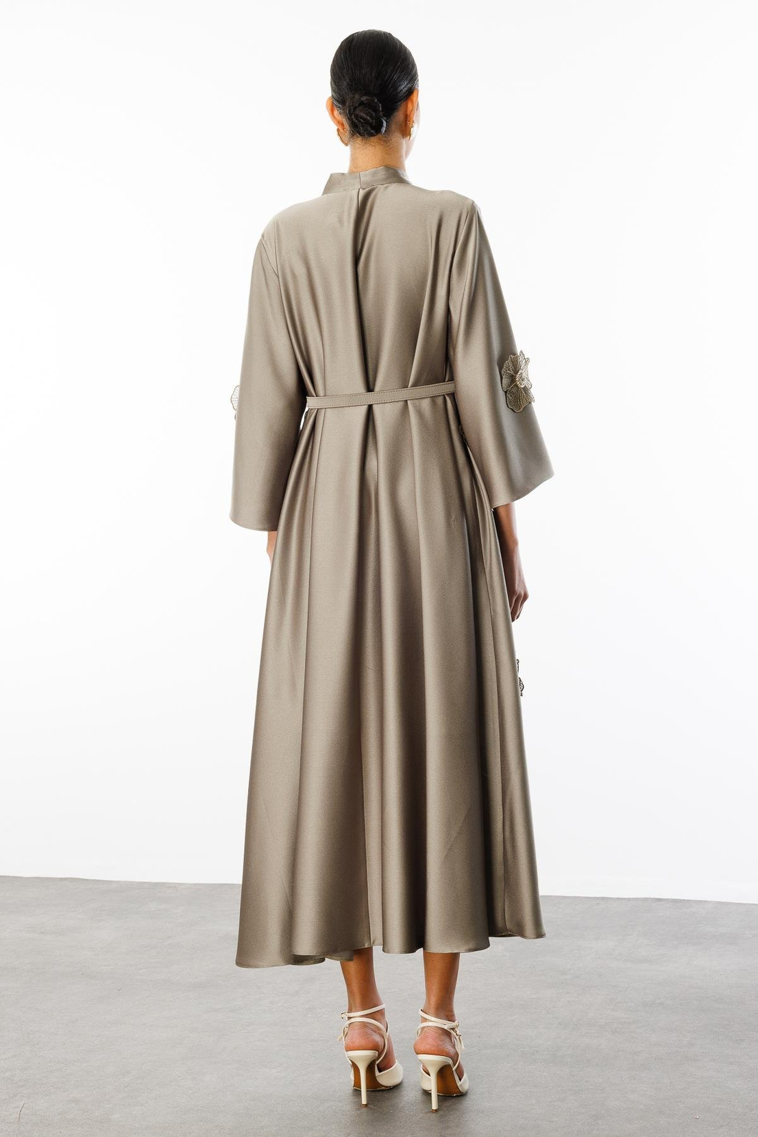 Yaka Şal Bağlamalı Çiçek Detaylı Kemerli Elbise YEŞİL