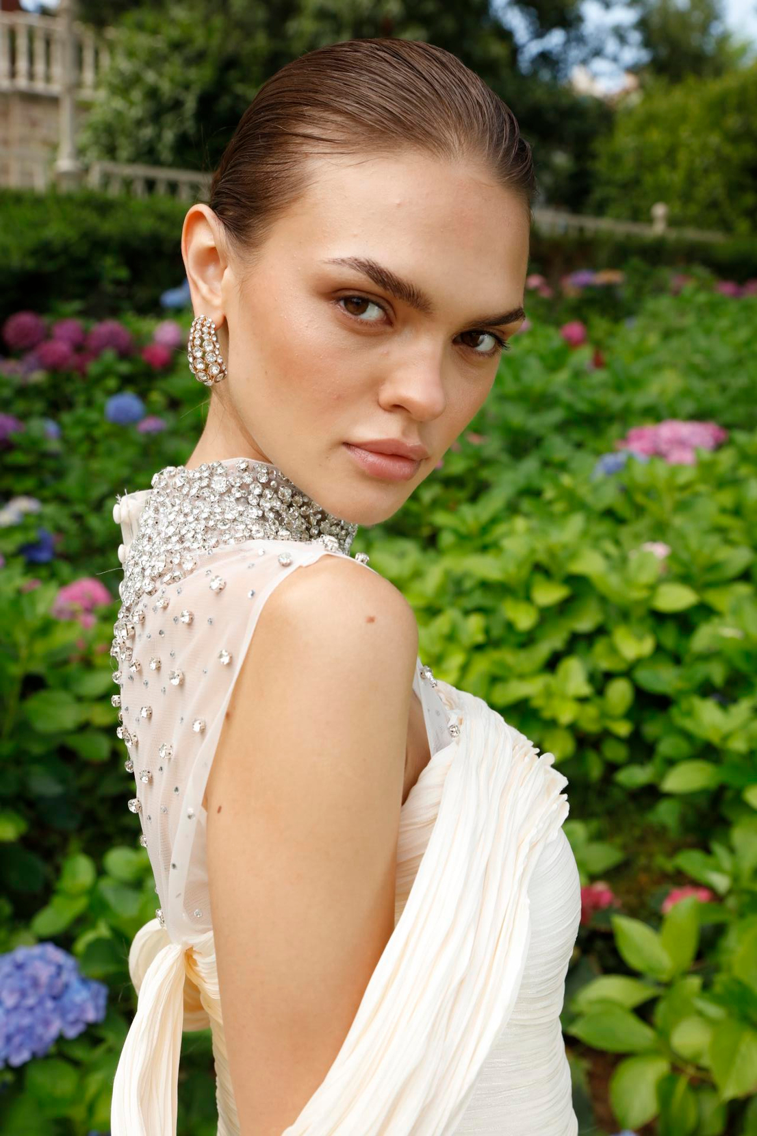 Yaka Taş İşleme Detay Kuyruklu Maxi Boy Abiye EKRU