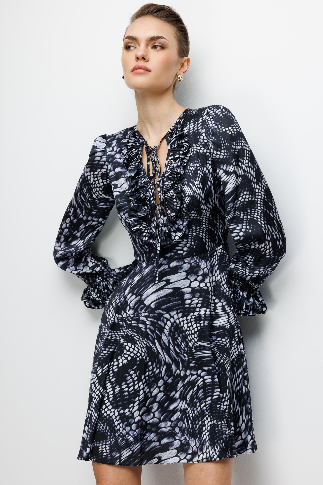 Yaka Volan  Detaylı Baskılı Şifon Mini Elbise GRİ